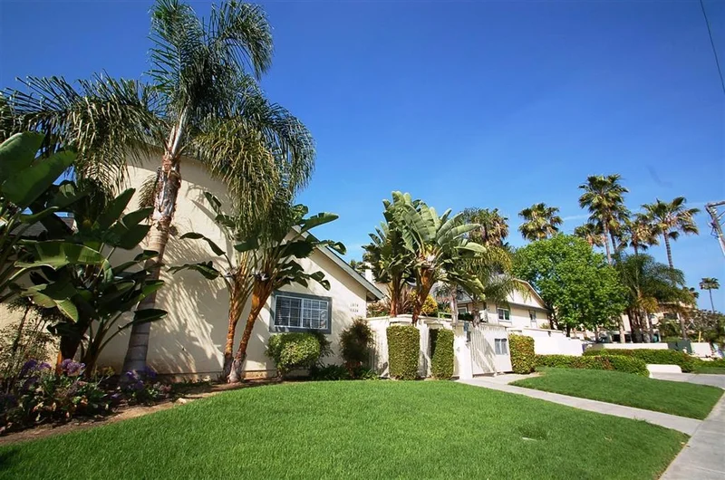 1044 Laguna Drive #20, Carlsbad, CA 92008