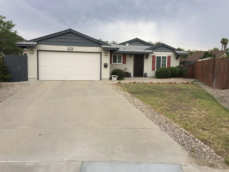 10172 Montura, Santee, CA 92071