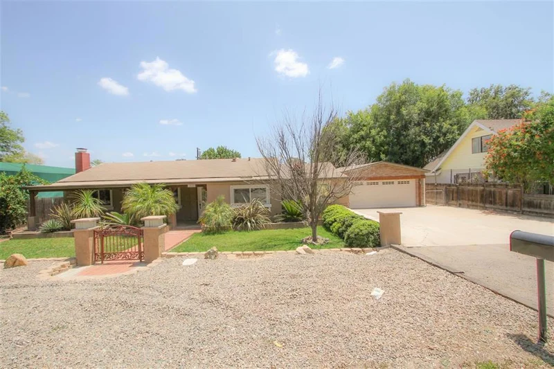 1233 El Rey Rd, El Cajon, CA 92021