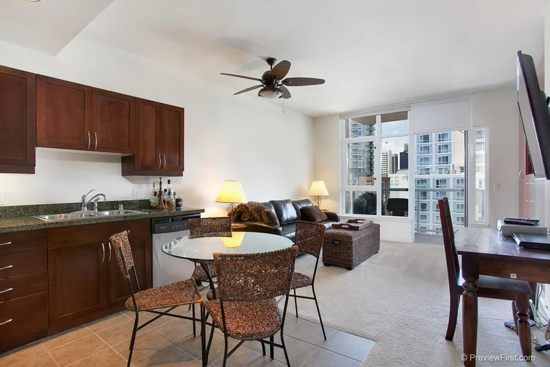 427 9th Ave. #807, San Diego, CA 92101