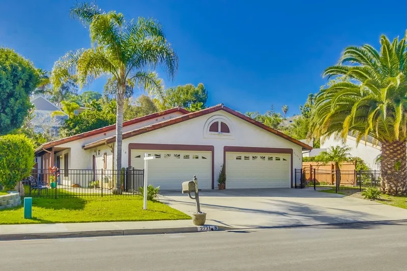 2731 Abejorro A & B, Carlsbad, CA 92009