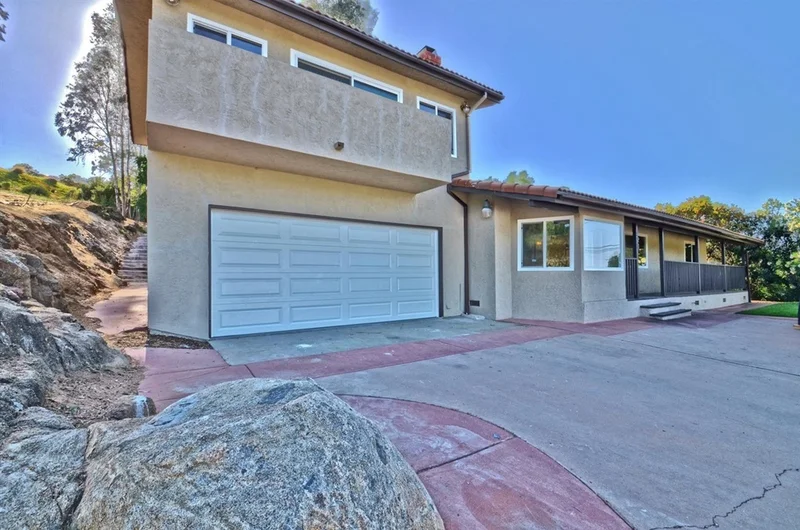 623 Ross Dr., Escondido, CA 92029