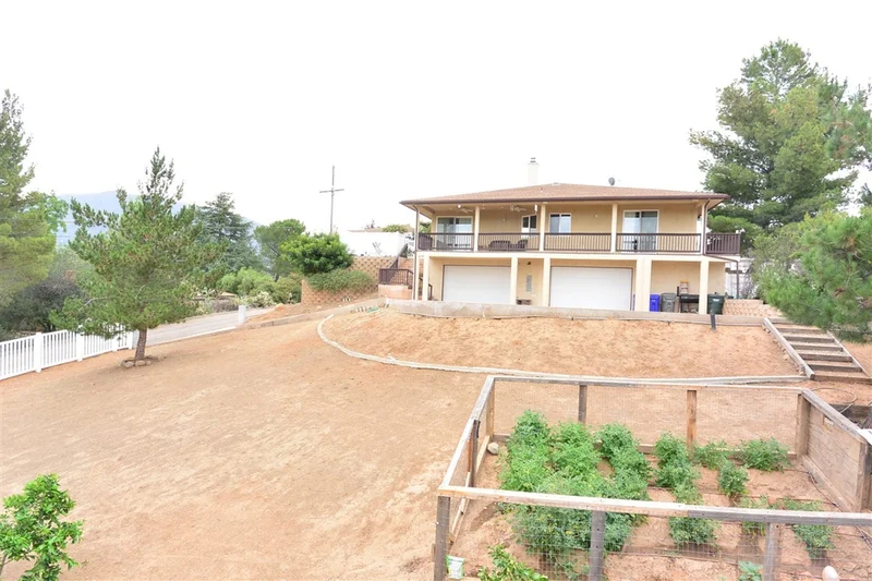 2729 Blueberry Hill, Alpine, CA 91901