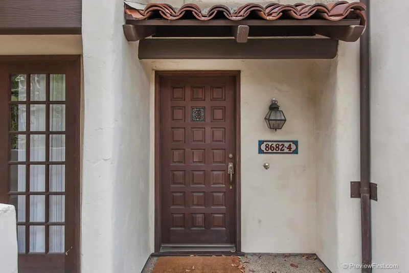 8682 Villa La Jolla Dr #4, La Jolla, CA 92037