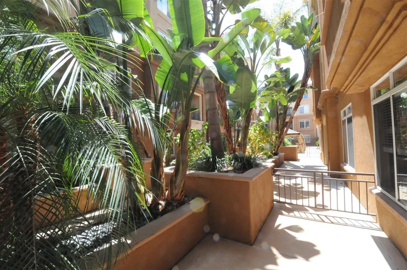 4165 Executive #F104, La Jolla, CA 92037