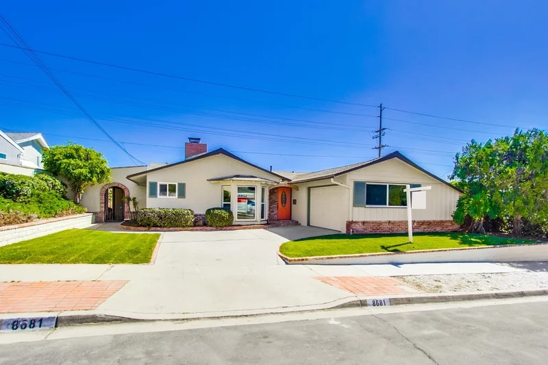 8681 Blue Lake Dr., San Diego, CA 92119