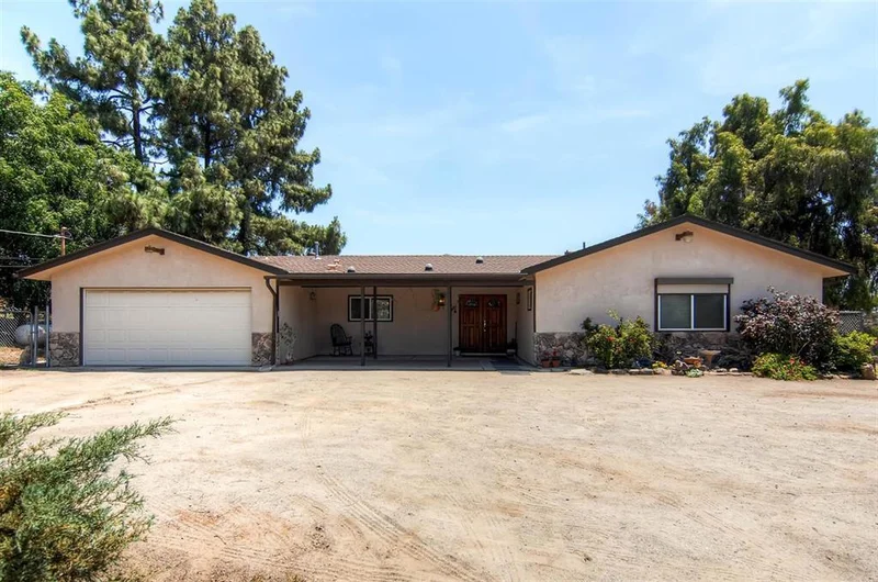 11549 Legendale Drive, Lakeside, CA 92040