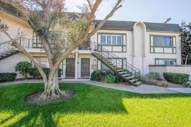 3003 Barnard Street #1, San Diego, CA 92110