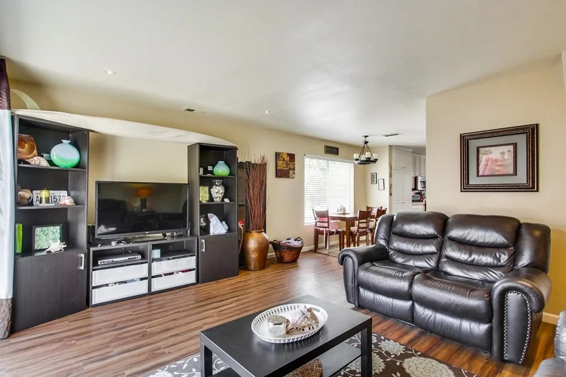 4213 La Casita Way #6, Oceanside, CA 92057