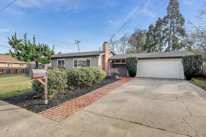 462 Shamrock, Campbell, CA 95008
