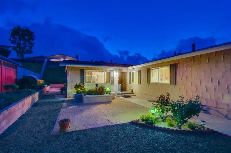 7690 Golfcrest Dr, San Diego, CA 92119