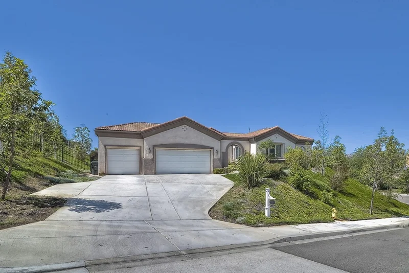 904 Bellagio, Escondido, CA 92027
