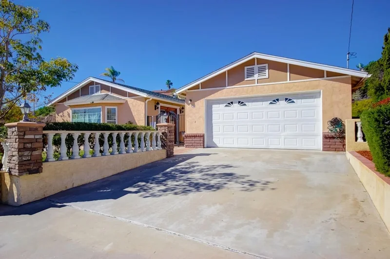 852 Crest Drive, Chula Vista, CA 91910