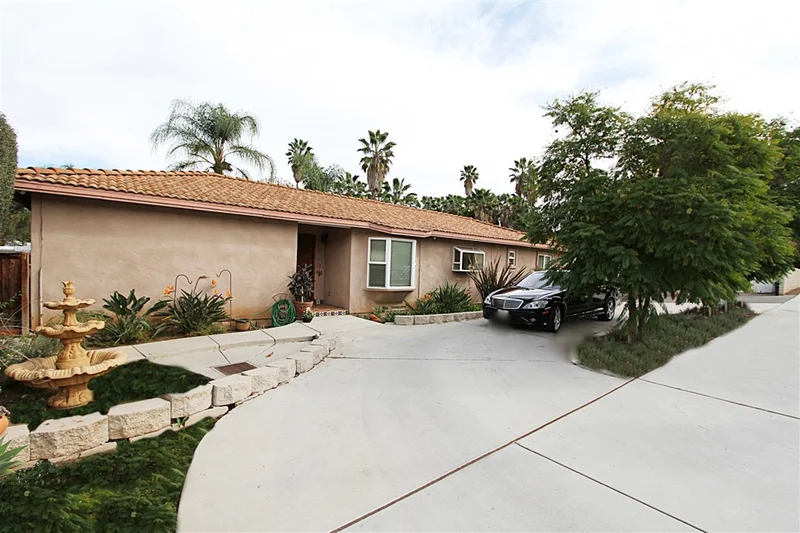1855 Bear Valley, Escondido, CA 92027