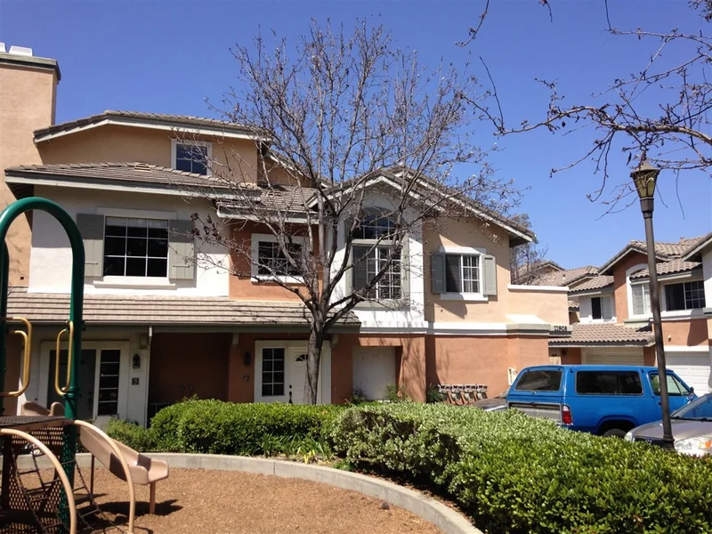 11908 Tivoli Park Row #6, San Diego, CA 92128