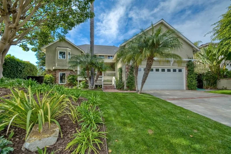 2532 Luciernaga St., Carlsbad, CA 92009