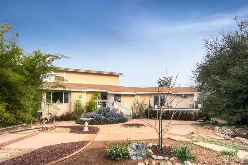 11498 Turner Heights Drive, Escondido, CA 92026