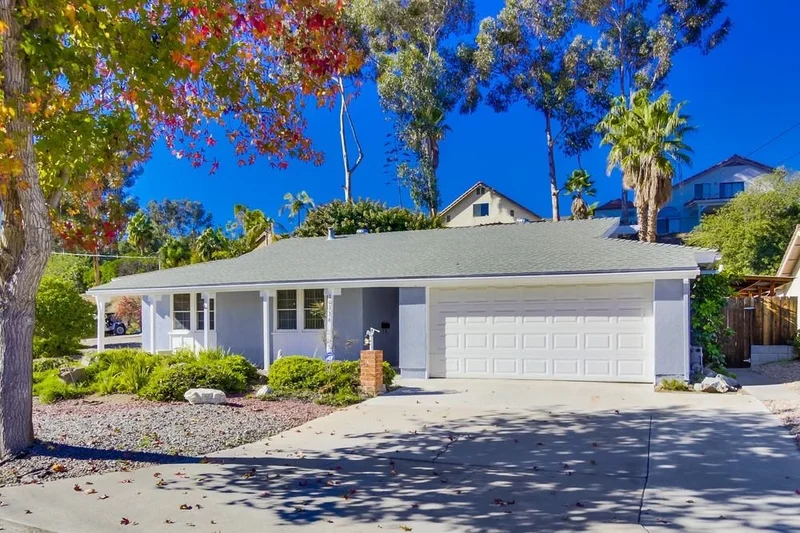 10326 Strawberry Ln, Spring Valley, CA 91977