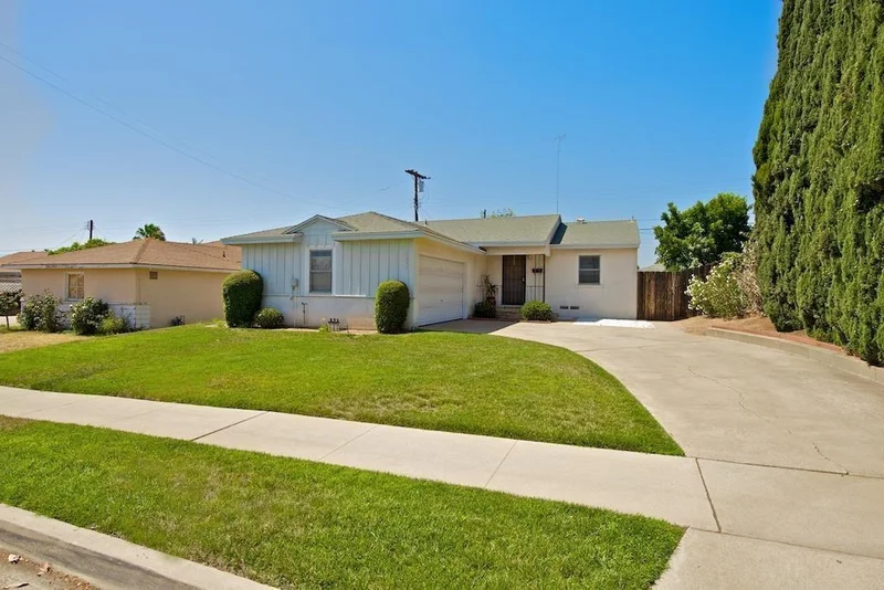 5444 Barclay, San Diego, CA 92120