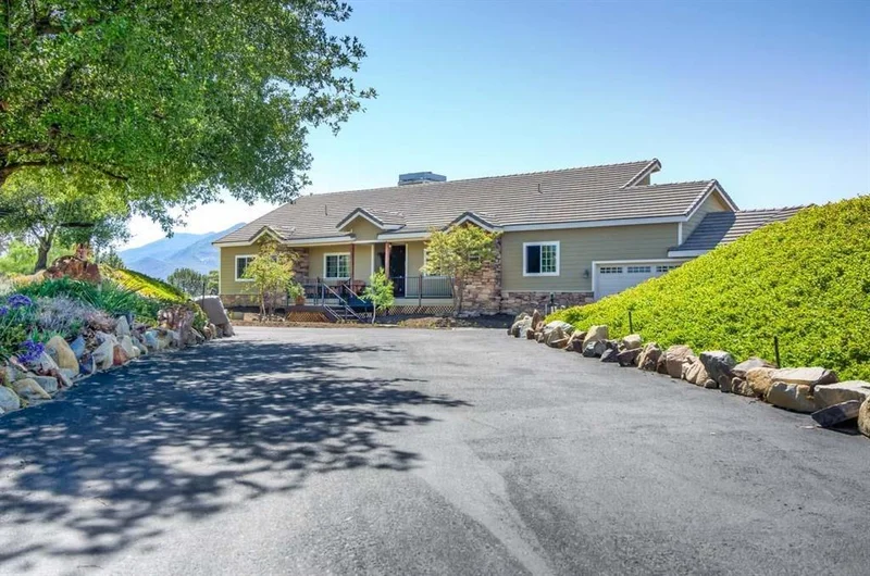 29539 The Yellow Brick Rd., Valley Center, CA 92082