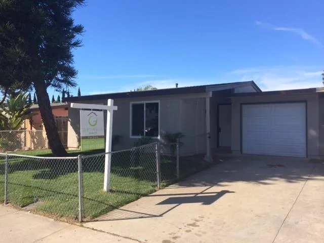 900 Lemon, Vista, CA 92083