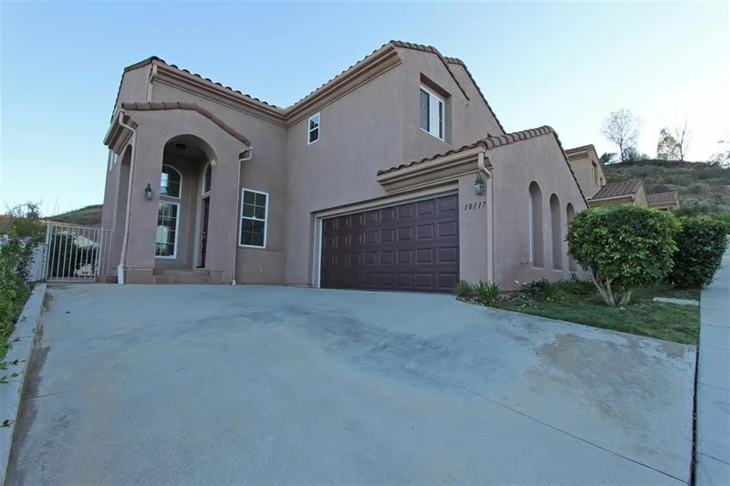 10117 California Waters Drive, Spring Valley, CA 91977