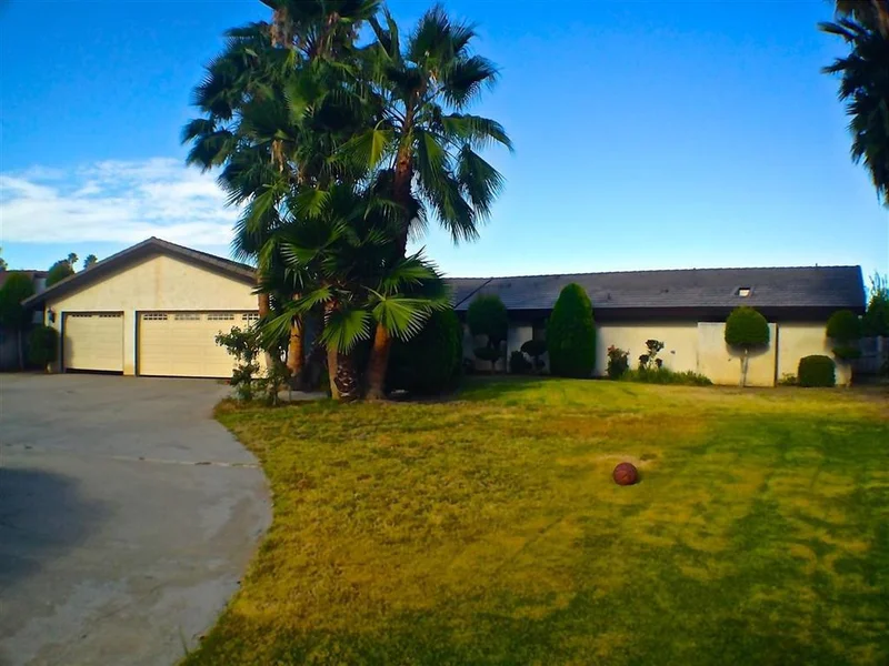 1904 Maplebrook Ct, El Cajon, CA 92019