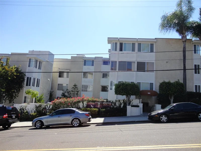 1907 Robinson #311, San Diego, CA 92104