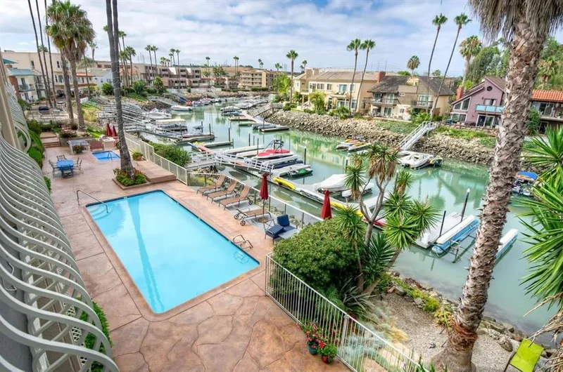 4637 Park Drive #8, Carlsbad, CA 92008