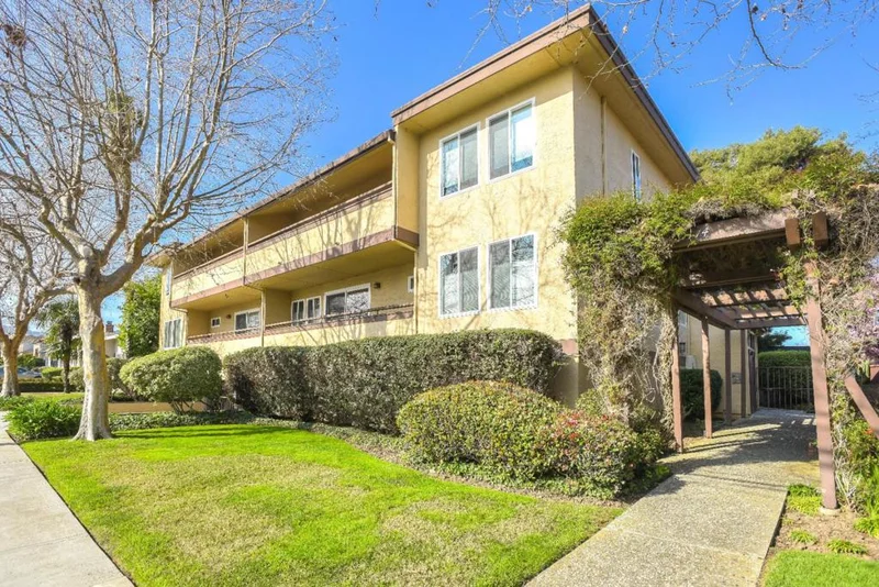 114 24th #9, San Mateo, CA 94403