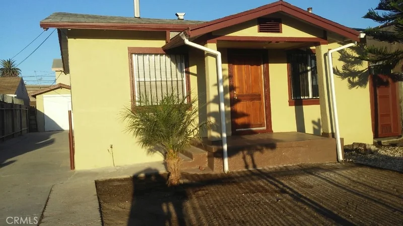 6305 Victoria, Los Angeles, CA 90043