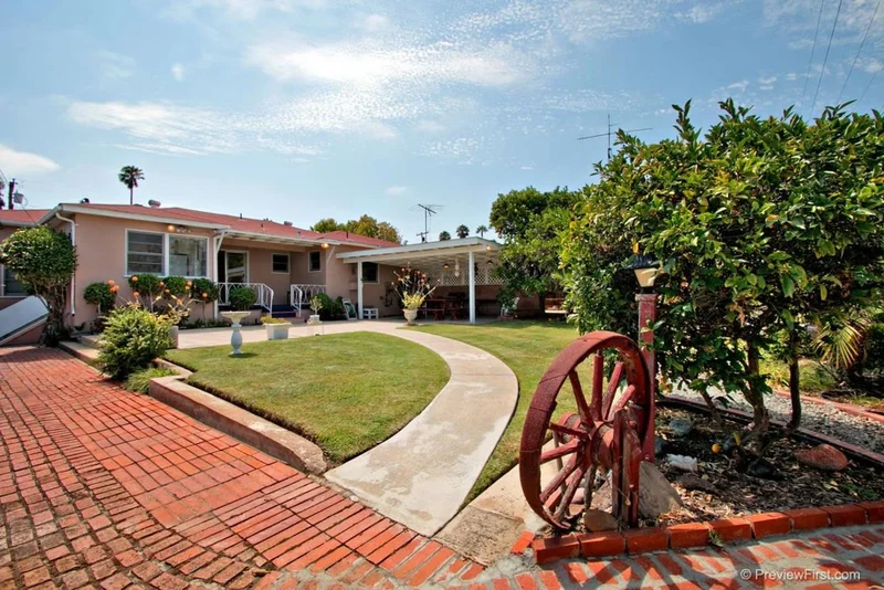 1025 Santa Barbara, San Diego, CA 92107