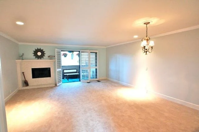 8860 Villa La Jolla Drive ##220, La Jolla, CA 92037