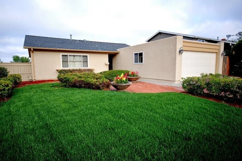 6274 Via Regla, San Diego, CA 92122