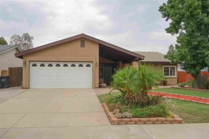 10460 Cadwell Road, Santee, CA 92071