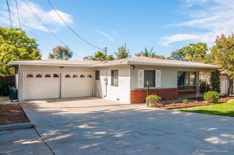 1018 Crescent Drive, Vista, CA 92083