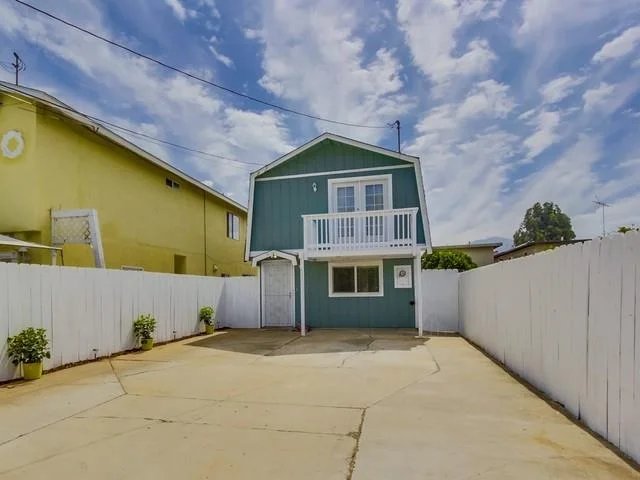629 La Presa, Spring Valley, CA 91977
