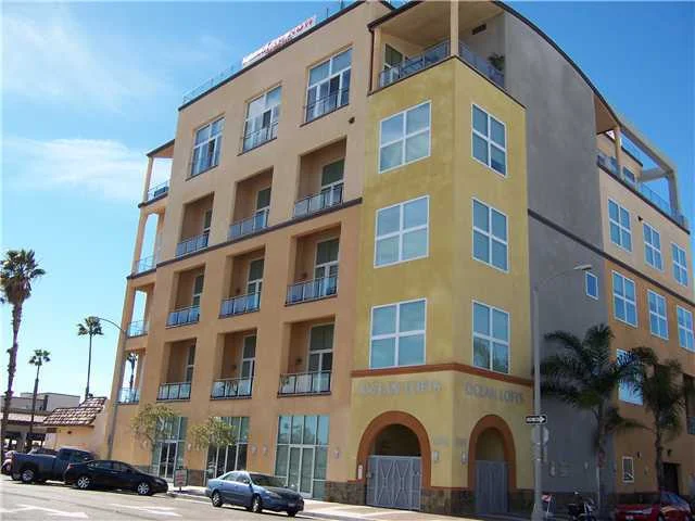 550 Seagaze Drive #3, Oceanside, CA 92054