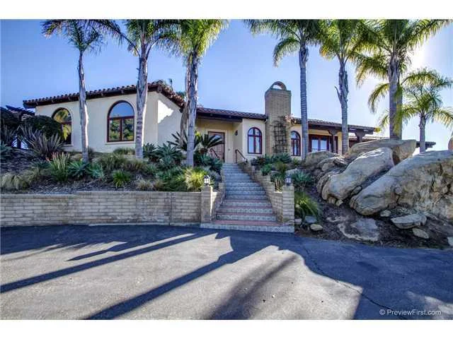 8621 Captains Court, Escondido, CA 92026
