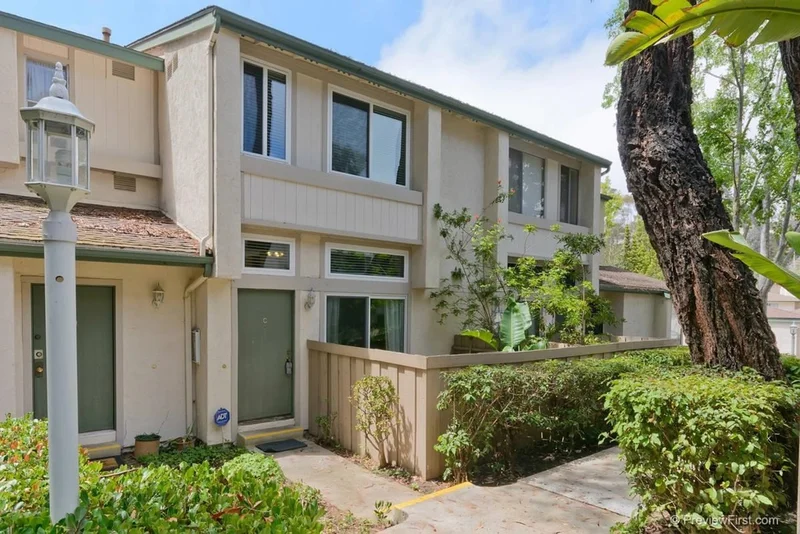 8775 Gilman Dr #C, La Jolla, CA 92037