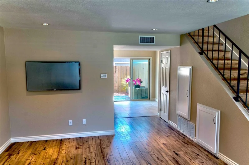 4231 Lowell St #8, La Mesa, CA 91941
