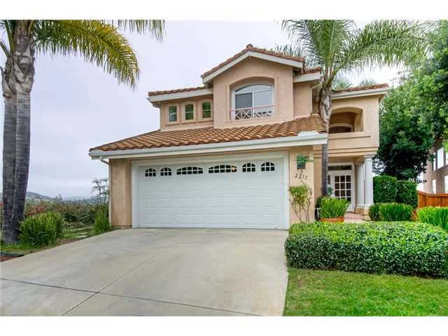 2271 Summit Circle Glen, Escondido, CA 92026