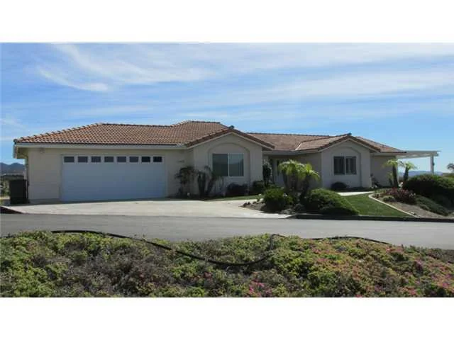 12456 Winter Gardens Drive, Lakeside, CA 92040