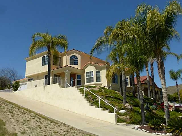 30033 Clear Water Drive, Canyon Lake, CA 92587
