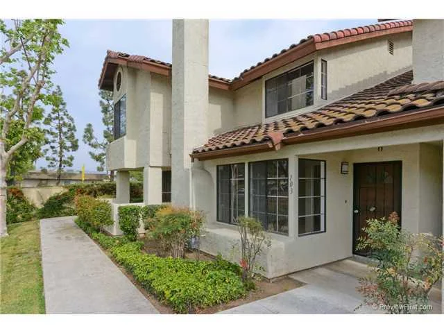 103 Espanas Glen, Escondido, CA 92026