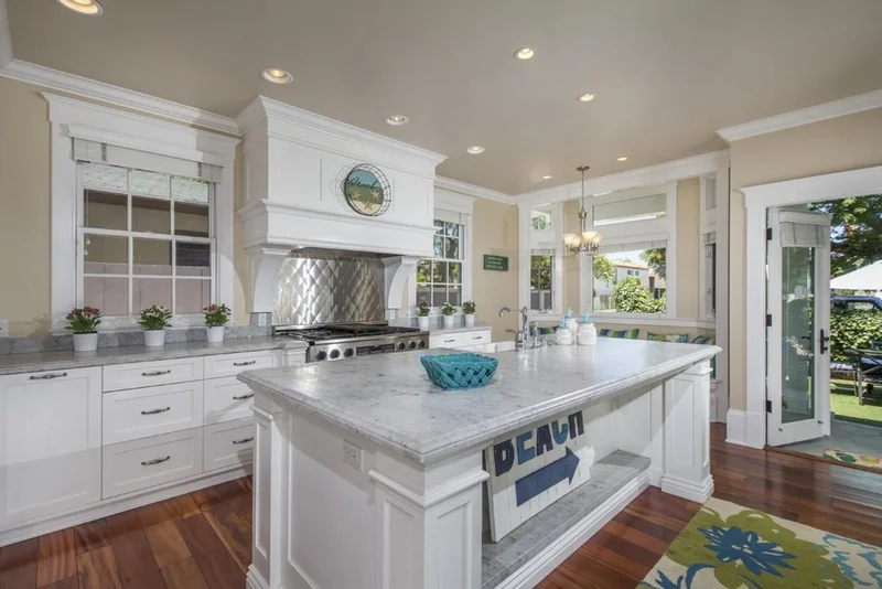 900 2nd Street, Coronado, CA 92118