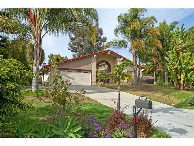 906 Vale View Drive, Vista, CA 92081
