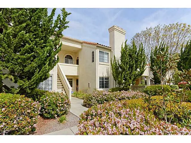 1050 La Tortuga # 23 Drive #23, Vista, CA 92081