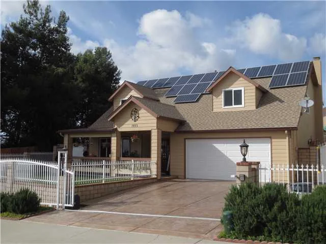 1015 Rose Drive, Vista, CA 92083