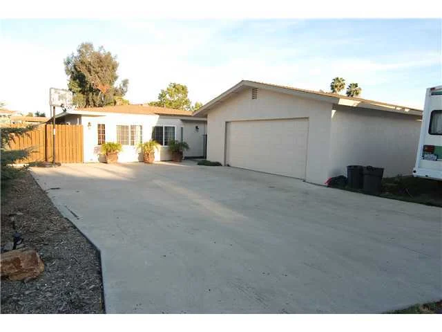 894 Vale View Drive, Vista, CA 92081